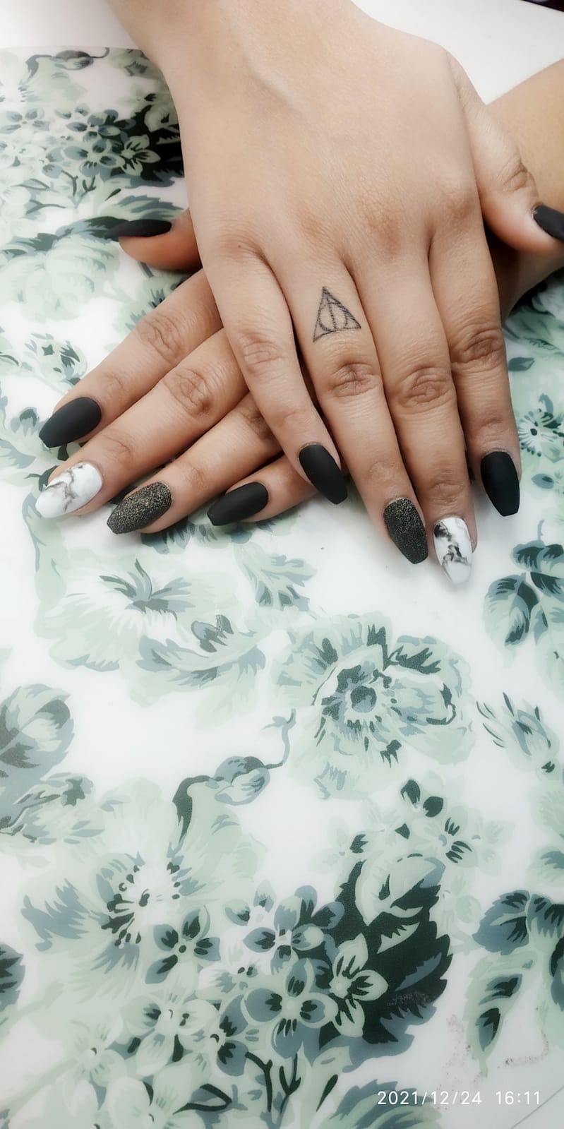 Shadesonnails Presson Nails